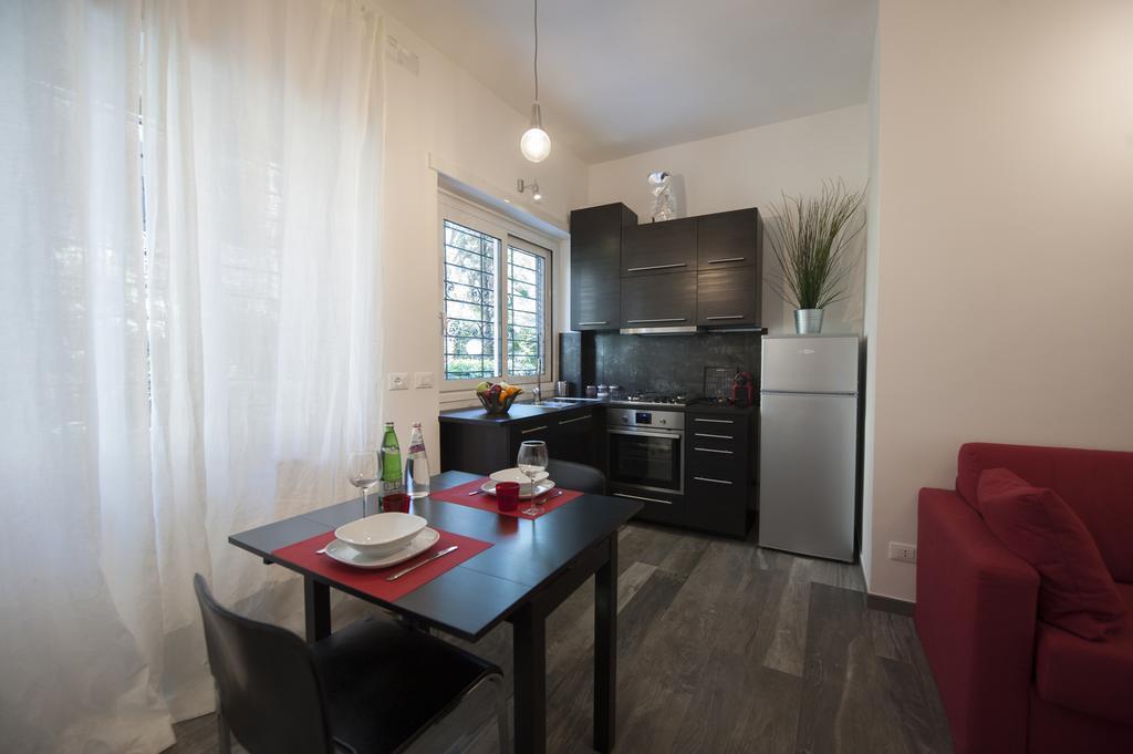 Appartamento Porta Latina - Private Rome's Center *